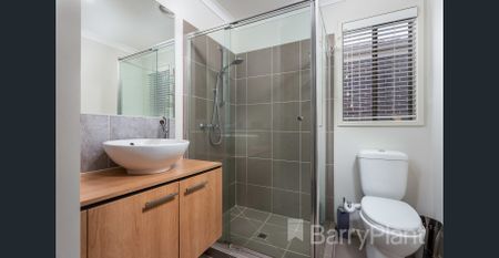 Stunning Family Home - Photo 3