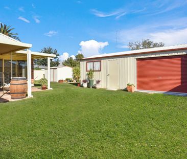 Awesome Family Home - Photo 2