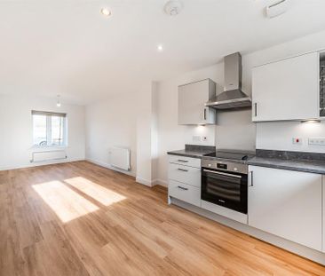 3 bedroom semi-detached house to rent - Photo 3