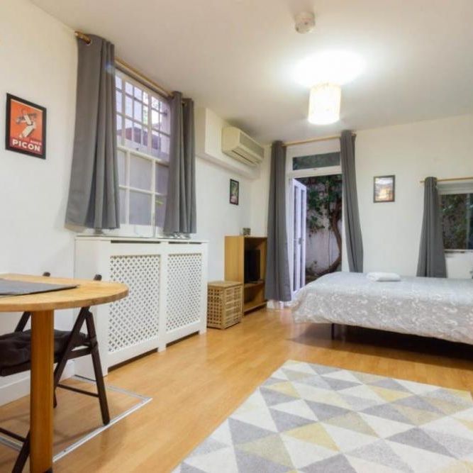 Studio to rent - Photo 1