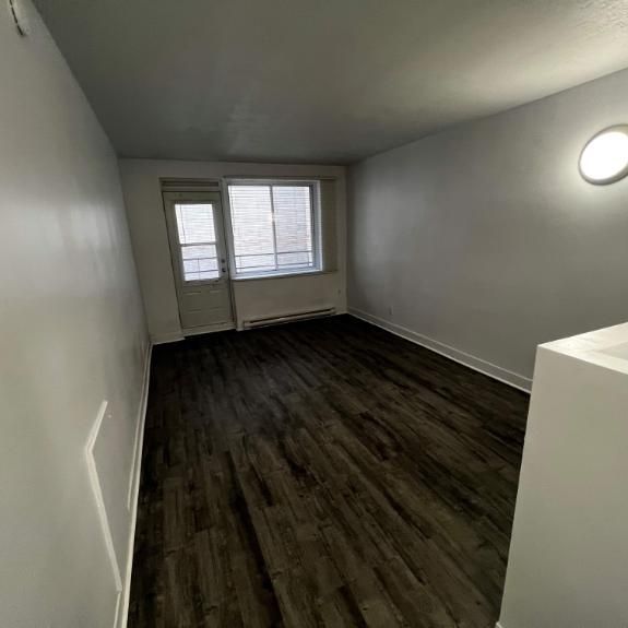 GHETTO MCGILL- STUDIO RENOVÉ & MEUBLÉ- EMPLACEMENT EXCEPTIONNEL - Photo 1