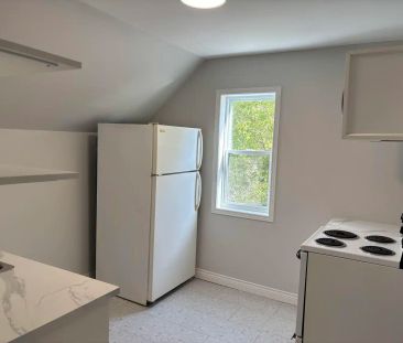 249 Mellanby Avenue, Upper Unit, Port Colborne — Upper Unit - Photo 3