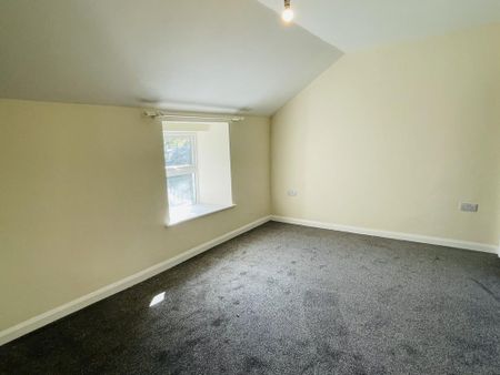2 bedroom semi-detached house to rent - Photo 2