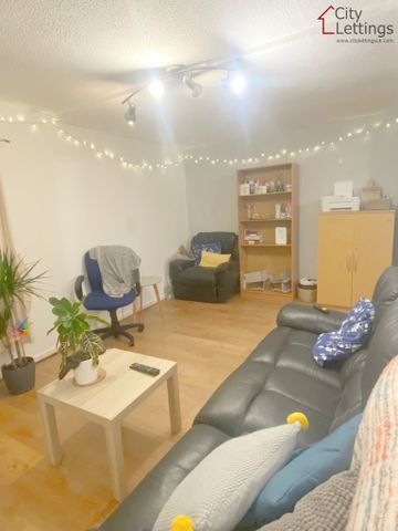 3 Bedroom Flat - Photo 5