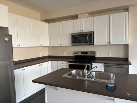 1-111 Doctor RichardJames Cres, Amherstview, ON K7N 0C1 - Photo 2