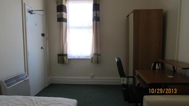 1 bedroom property to rent - Photo 1