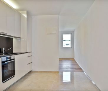 Ideal for singles - compact, central and quiet! - Photo 1