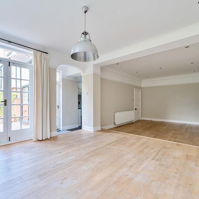 6 bedroom semi-detached house to rent - Photo 1