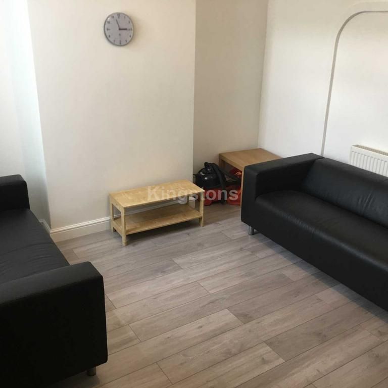 4 bedroom terraced house to rent - Photo 1