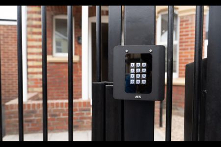 Room in a Shared House, Malmesbury Road, SO15 - Photo 4
