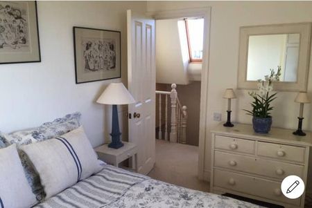 1 Bed Flat, Salcott Road, SW11 - Photo 2