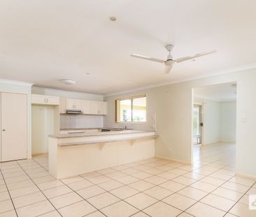 FOUR BEDROOM HOME IN QUIET CUL-DE-SAC - Photo 4