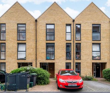 4 bedroom terraced house to rent - Photo 3