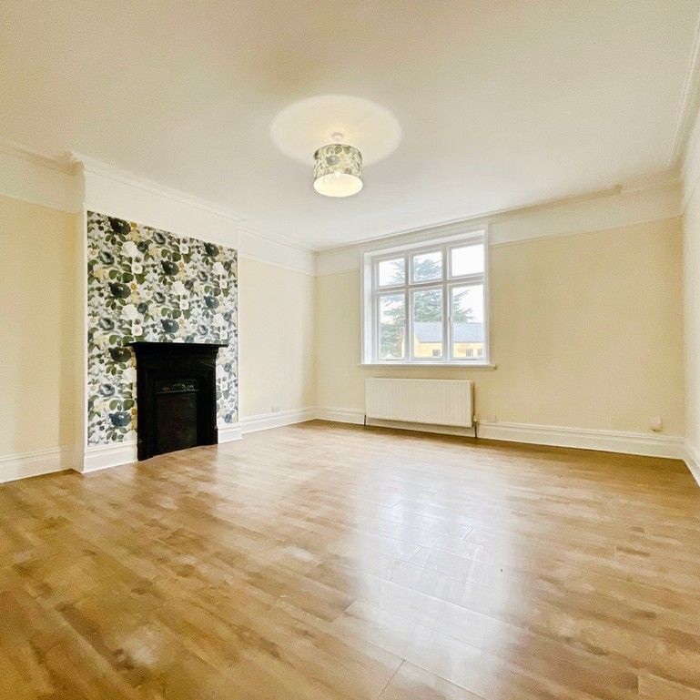 4 bedroom Detached House to let - Photo 1