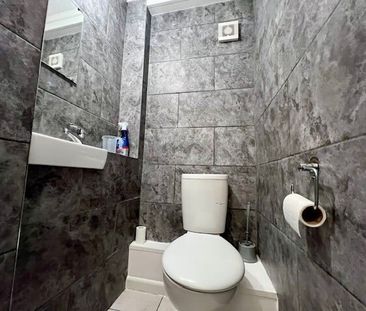 Cornwall Street, Cardiff, Grangetown - Photo 3