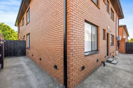 Renovated Delight! - Photo 2