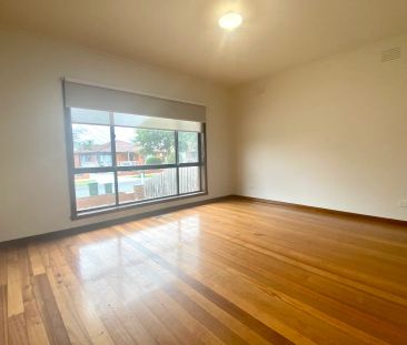 Spacious Family Home in a Prime Location - Photo 6