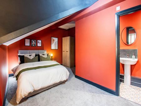 1 bedroom in a house share to rent - Photo 2