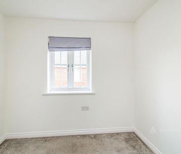 2 bedroom coach house to rent - Photo 3