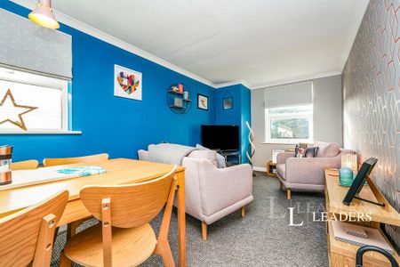 1 bedroom flat to rent - Photo 2