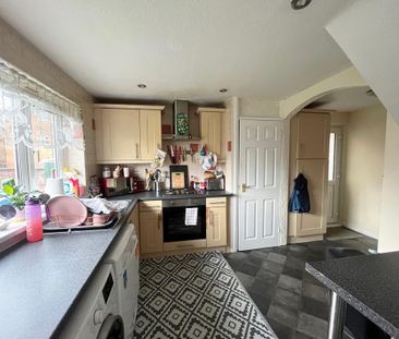2 bedroom terraced house to rent - Photo 4