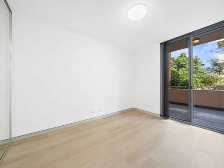 SPACIOUS ONE BEDROOM FOR LEASE! - Photo 4