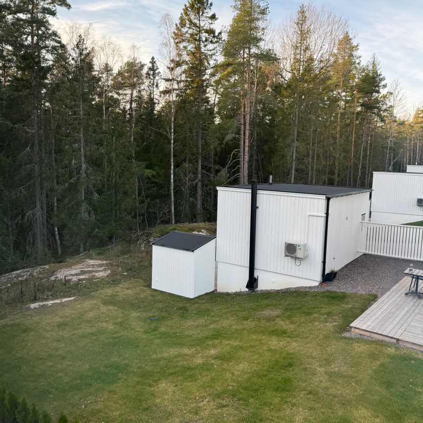 Österängsvägen, Huddinge - Photo 1