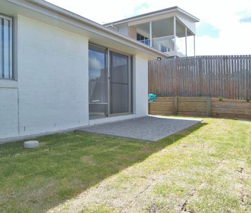Spacious Half Duplex Unit in Darling Heights! - Photo 5