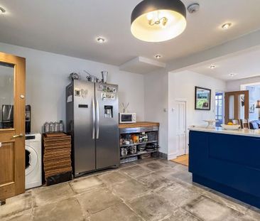 3 bedroom semi-detached house to rent - Photo 4