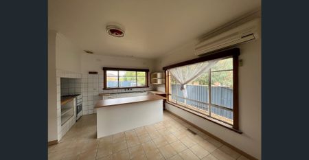 Located close to schools, transport and shopping facilities. - Photo 4