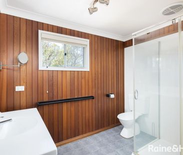 3 bedroom spacious waterfront home - Photo 6