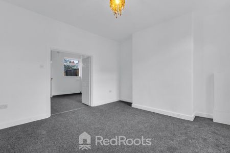 2 bedroom end of terrace house to rent - Photo 4