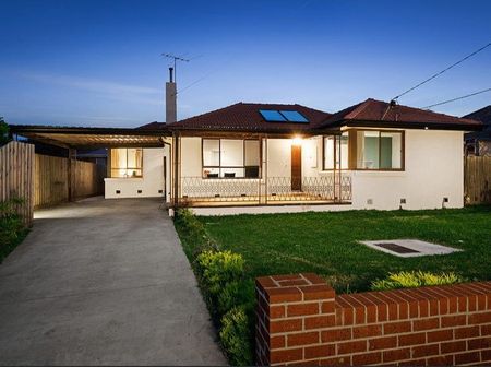 INVITING SPACE IN PRIME POSITION - Photo 2