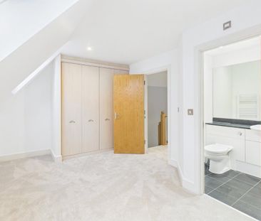 4 bedroom end of terrace house to rent - Photo 5