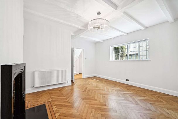 Thurloe Close, London, SW7 2SE - Photo 1