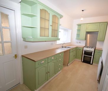 2 bedroom terraced house to rent - Photo 4