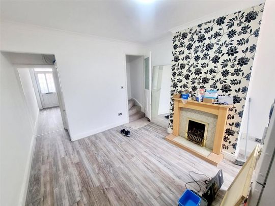 3 bedroom terraced house to rent - Photo 1