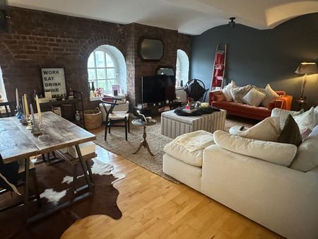 2 Bed Flat, Castle Quay, M15 - Photo 2