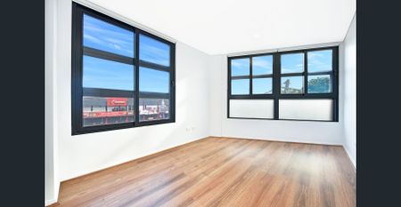 Modern one-bedroom apartment in convenient location - Photo 5