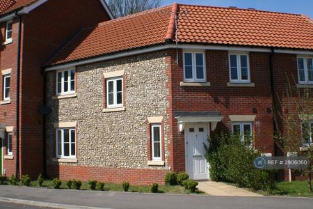 3 bedroom terraced house to rent - Photo 3