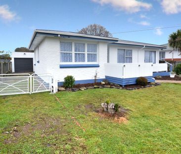 Family Home - Photo 6