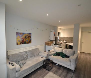 6 bedroom house to rent - Photo 1