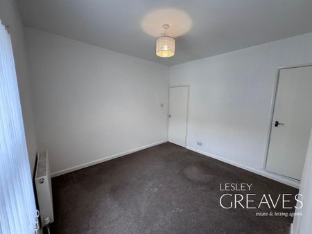 2 bedroom terraced house to rent - Photo 4