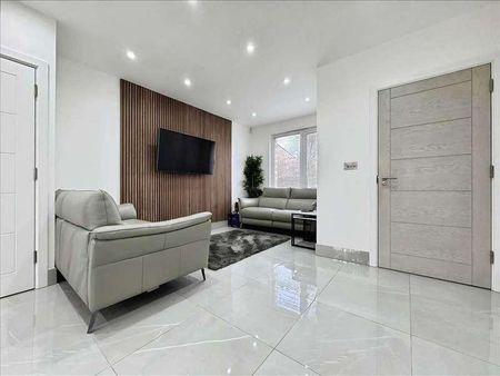 Camborne Road, Edgware, Edgware, HA8 - Photo 3