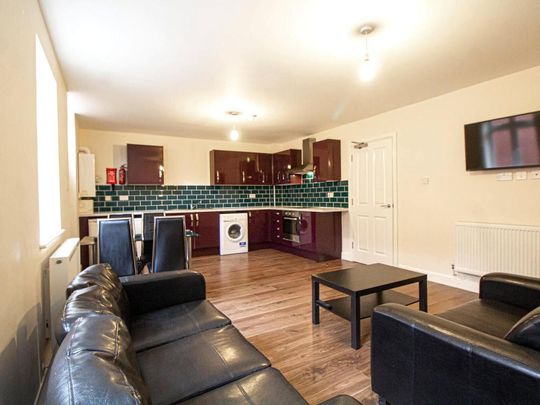 3 bedroom apartment to rent - Photo 1