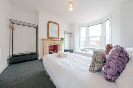 5 Bedroom Home – Medium Let - Photo 2