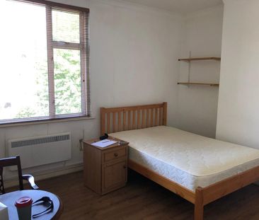 Studio Flat, Windsor Road, W5 - Photo 3