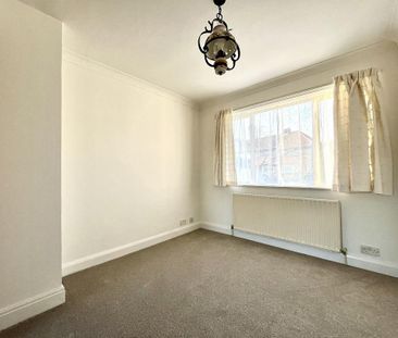 3 bedroom end of terrace house to rent - Photo 4