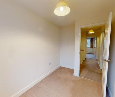 4 bedroom semi-detached house to rent - Photo 6
