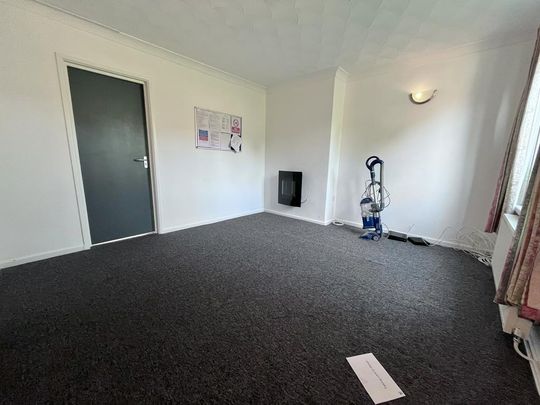 4 bedroom semi-detached house to rent - Photo 1